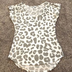 Express gray leopard t-shirt